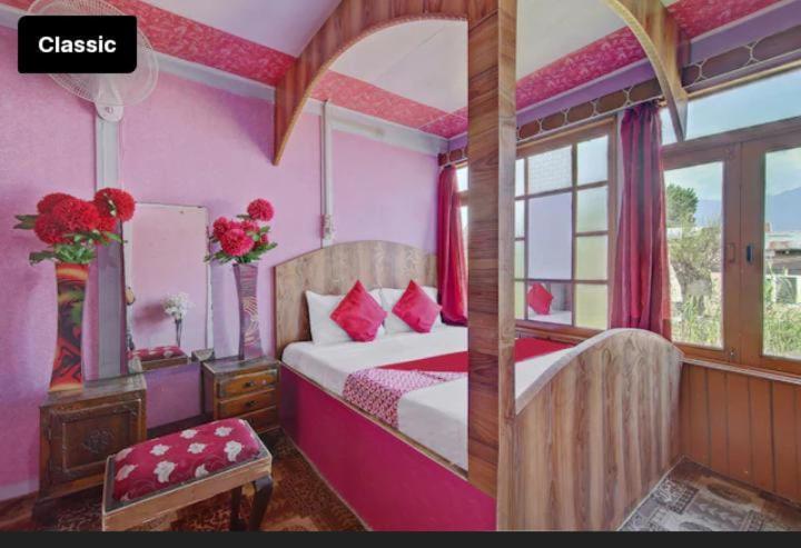 Mossess Group Of Houseboats Hotel Srīnagar Kültér fotó